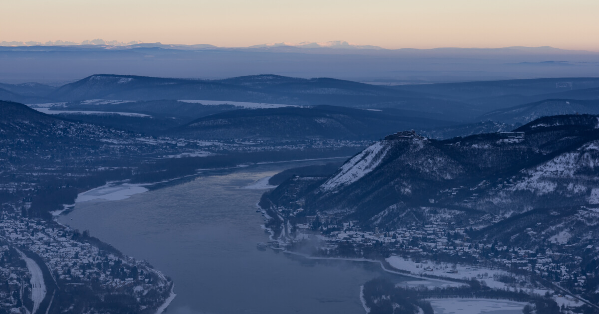 Behavazott Dunakanyar madártávlatból.